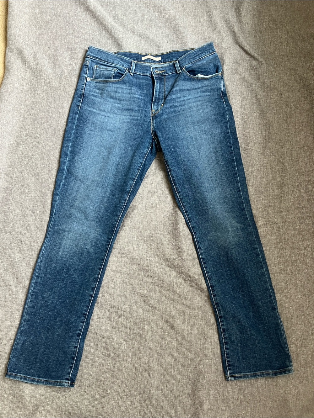 Levi’s women’s Jeans Classic Straight Blue Denim Stretch Women Size 12